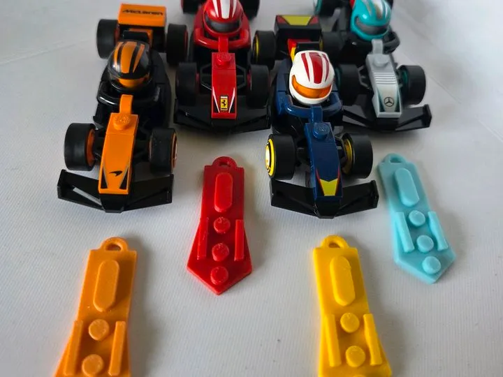 F1 minifigure car key chain mount/stand kit 71049