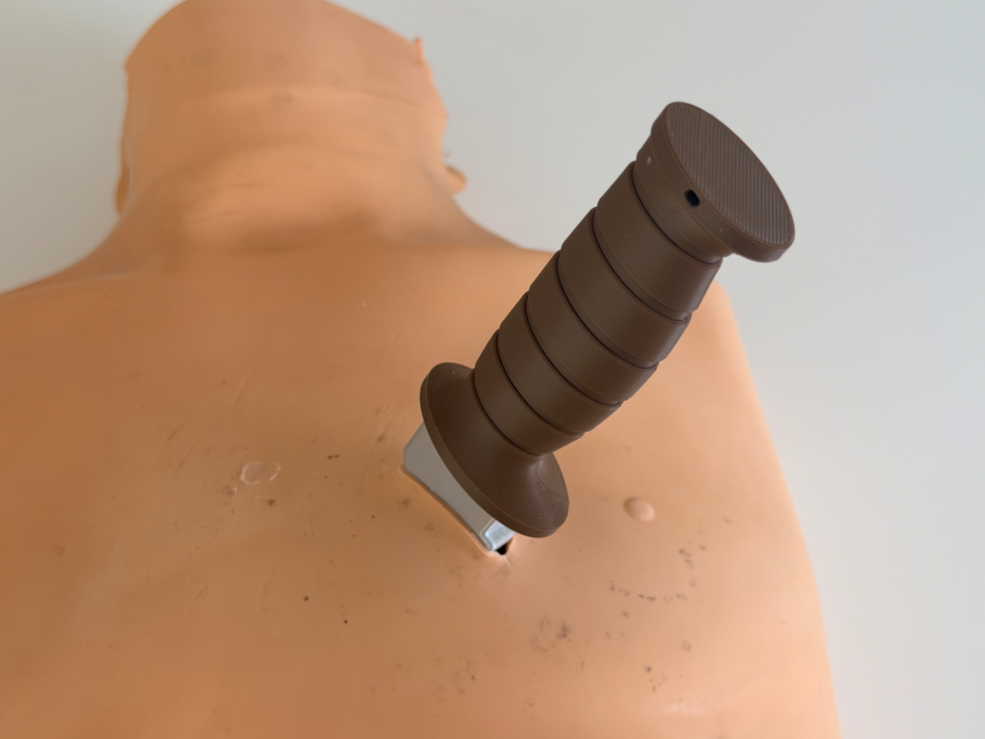Stabbing / Knife Wound Simulator Bleed Education