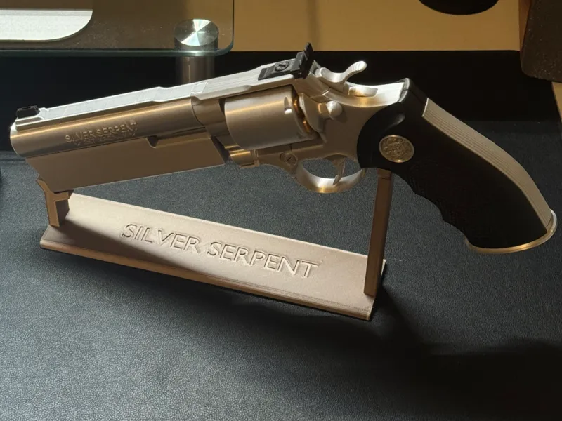 Resident Evil Silver serpent stand
