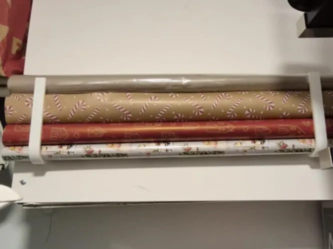 Gift wrap holder / Wall holder