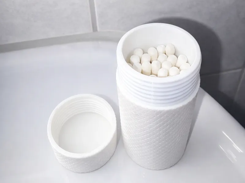 Q-Tube Mini – der elegante Q-Tip-Reisebehälter