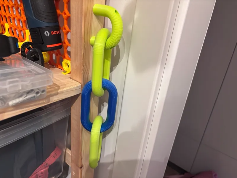Decorative fancy interlocking chain links