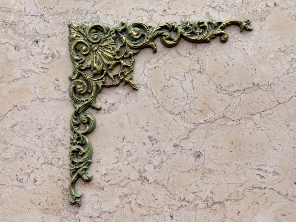 Decorative Corner Appliqué - MakerWorld 3D Model | 3Drop