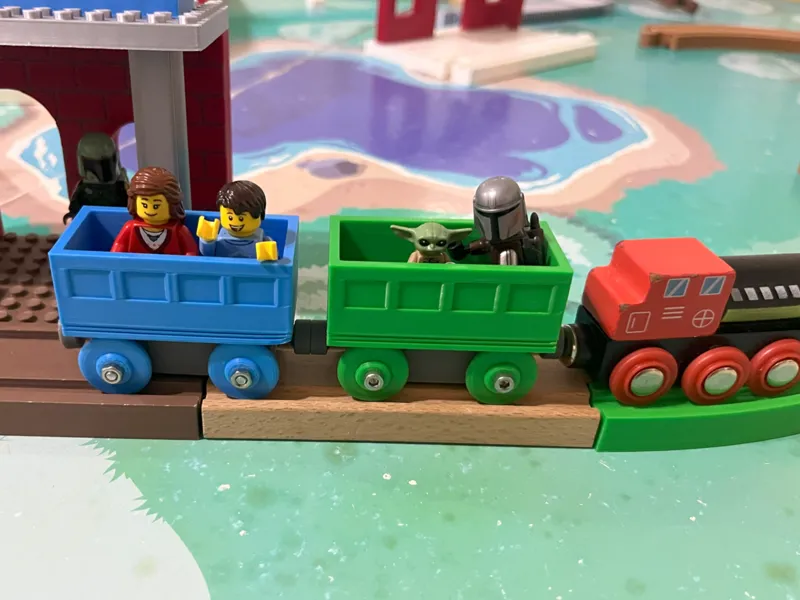 Brick Compatible Magnetic Train Car