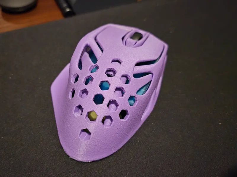 Wireless Mouse 002 - rounded rear - hex holes