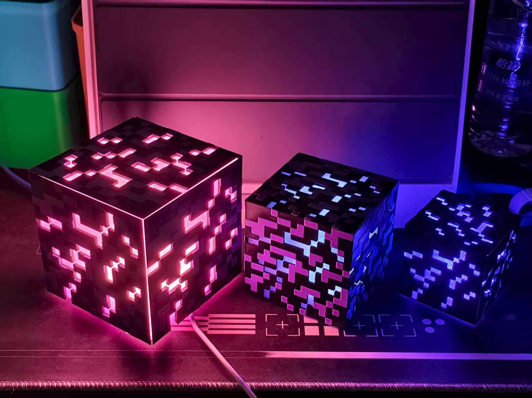 Miniatura 1 do modelo 3D 黑曜石灯方块桌搭摆件-我的世界