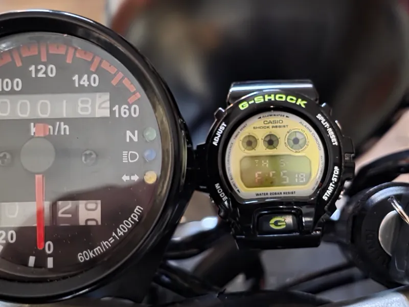 G-Shock mount for mororcycle Speedometer