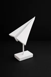 Avion en papier — sculpture de bureau — photo 4