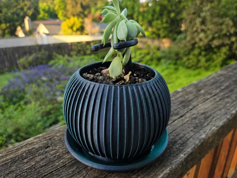 Auto Draining Ribbed Planter