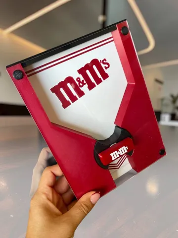 Soporte: Vintage M&M's Candy Dispenser - Wall Mounted — vista de referencia 4
