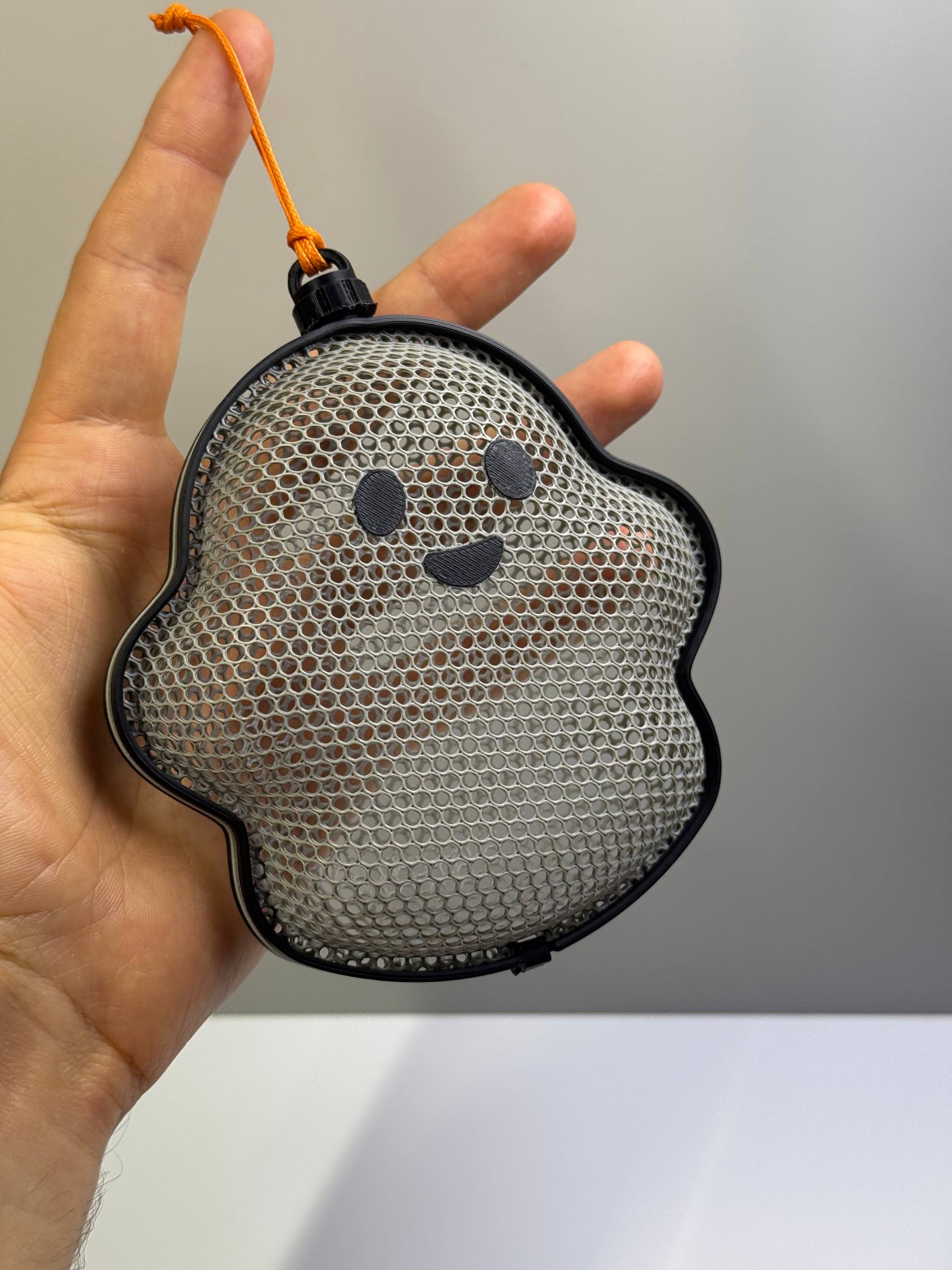 Thermoformed happy ghosts - 1