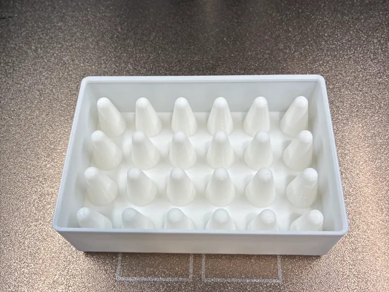 Icing Nozzle Holder - Gridfinity with pin