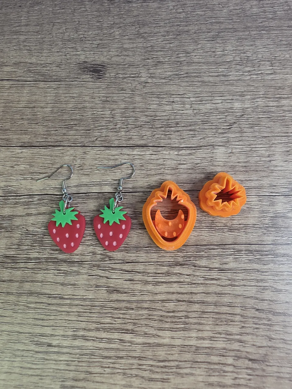 Strawberry earring cutters view 2