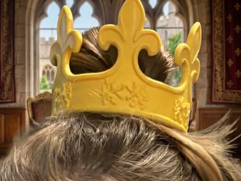 Bohemian Crown with Lion Toy / Cosplay Prop