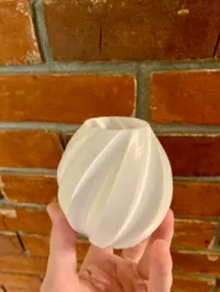 Vase spirale torsadé — photo 1