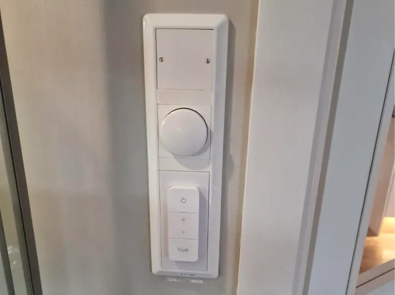 Philips hue controller holder for elko system