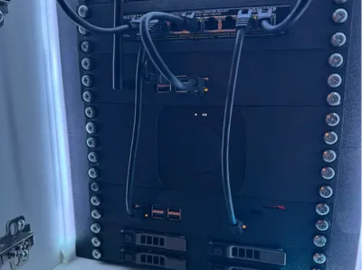 Server Rack for IKEA KALLAX – Homelab Mounting 