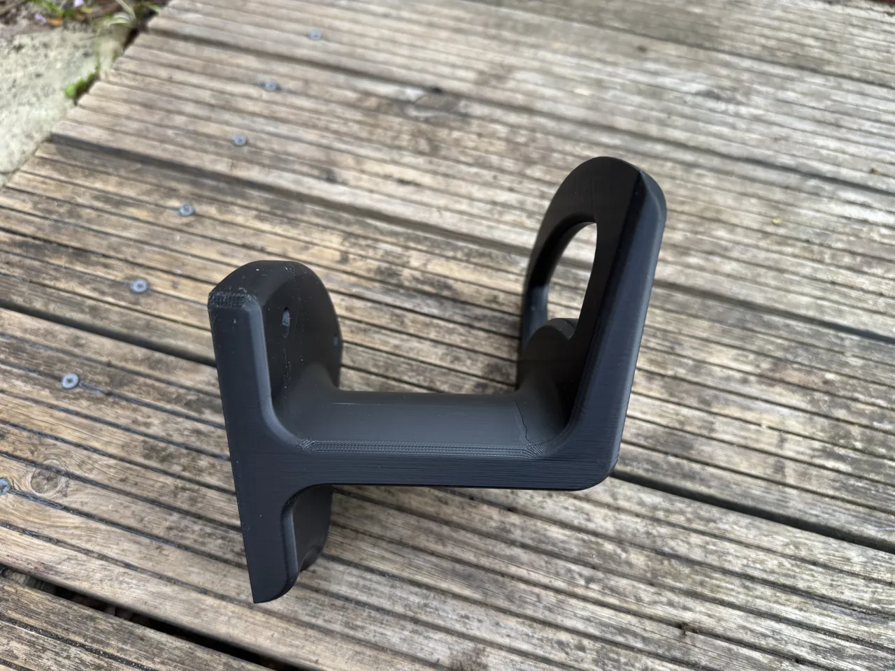 Garden Hose Wall Storage Hanger view 3