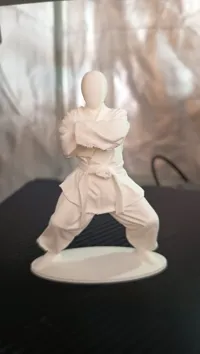 Figurine d'homme en kimono blanc façon karaté — photo 3