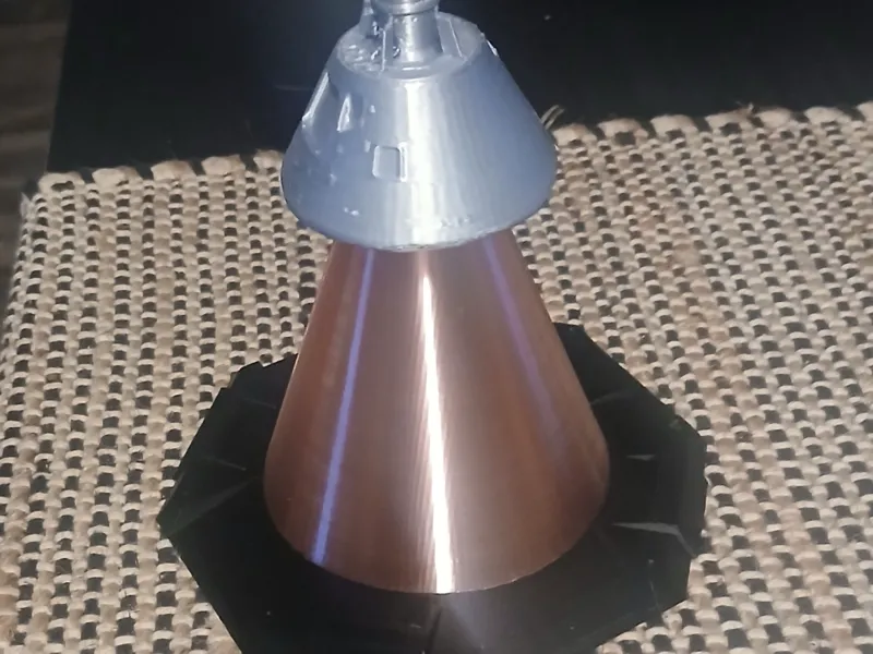 Spaceship lamp