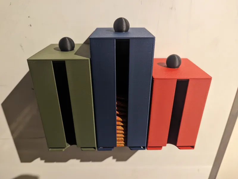 Magnetic Tea Dispenser With Lid