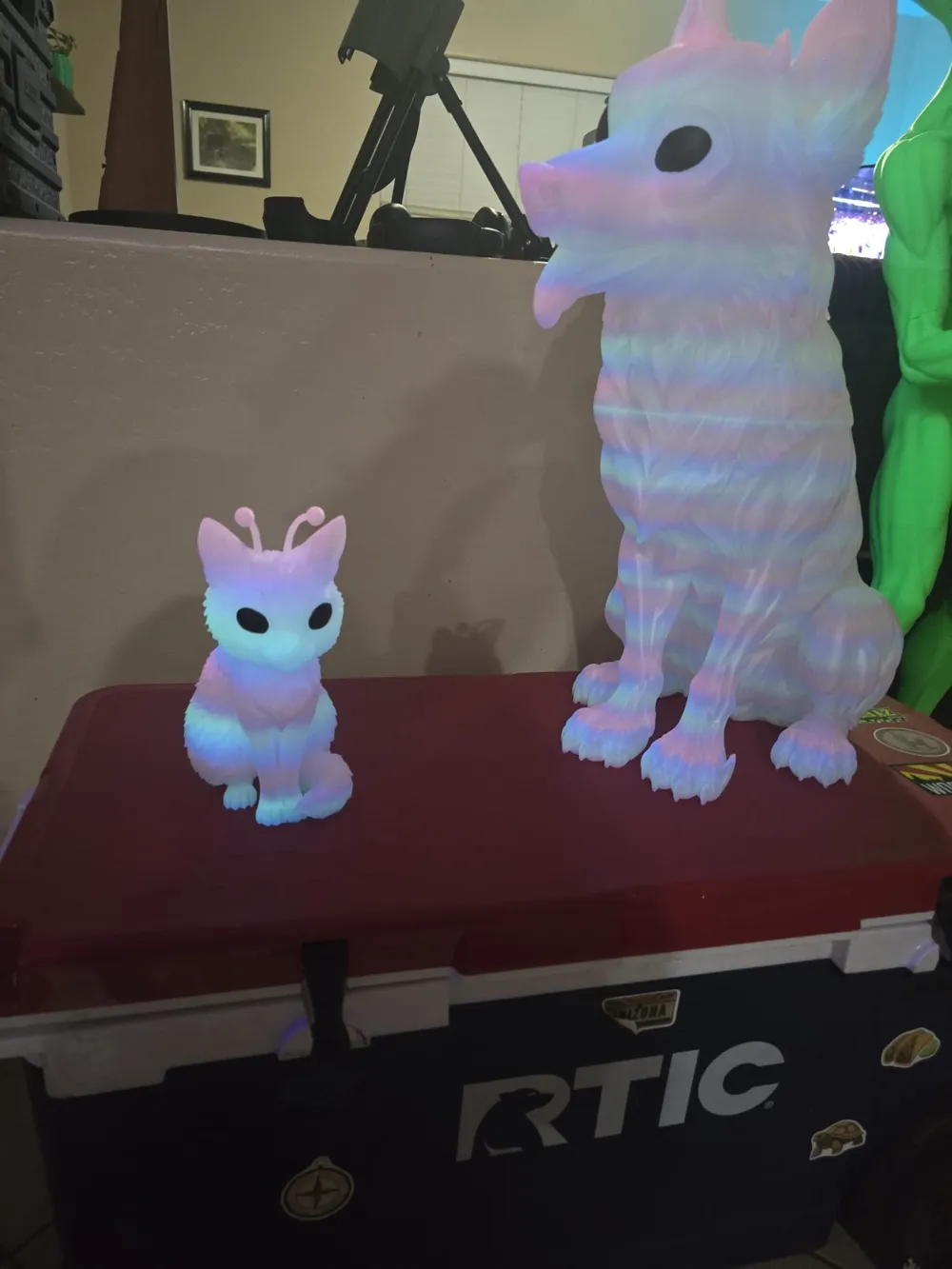 Tuxedo Cat Alien - Dressed for First Contact - Free 3D Print Model ...