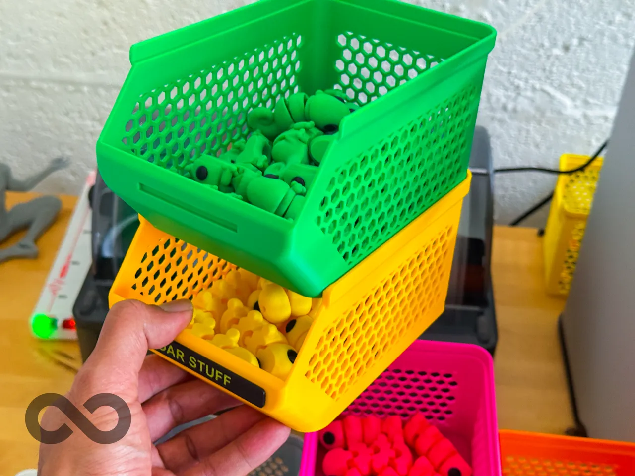 115x175mm Stacking Observe & Grab Containers - Hex view 4