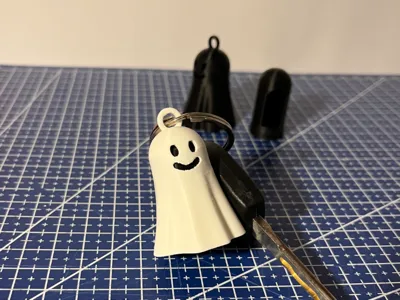 Halloween ghost keychain (With hidden storage!)