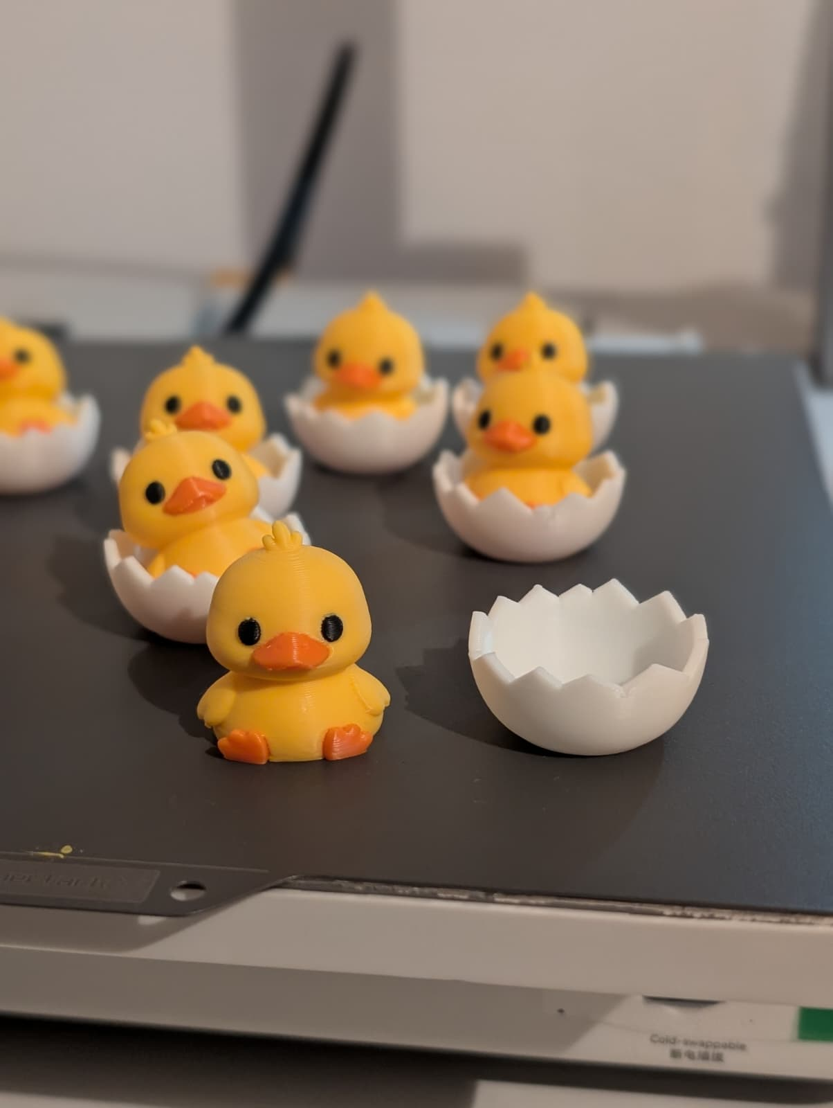 Miniatura 1 do modelo 3D Cute Mini Hatching Duck