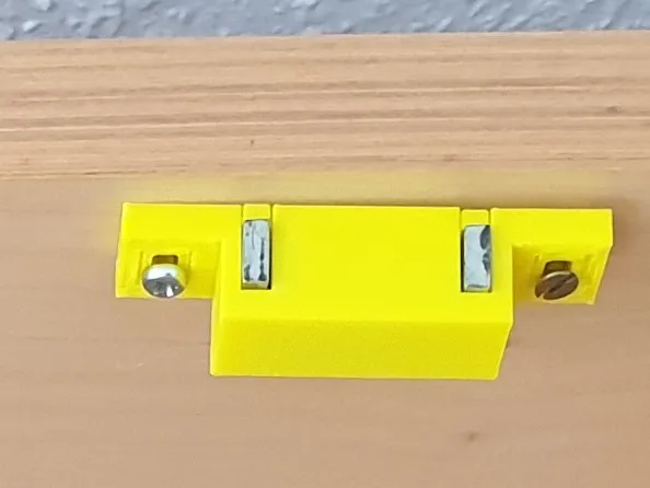 Wardrobe door magnet Kleiderschrank Türmagnet