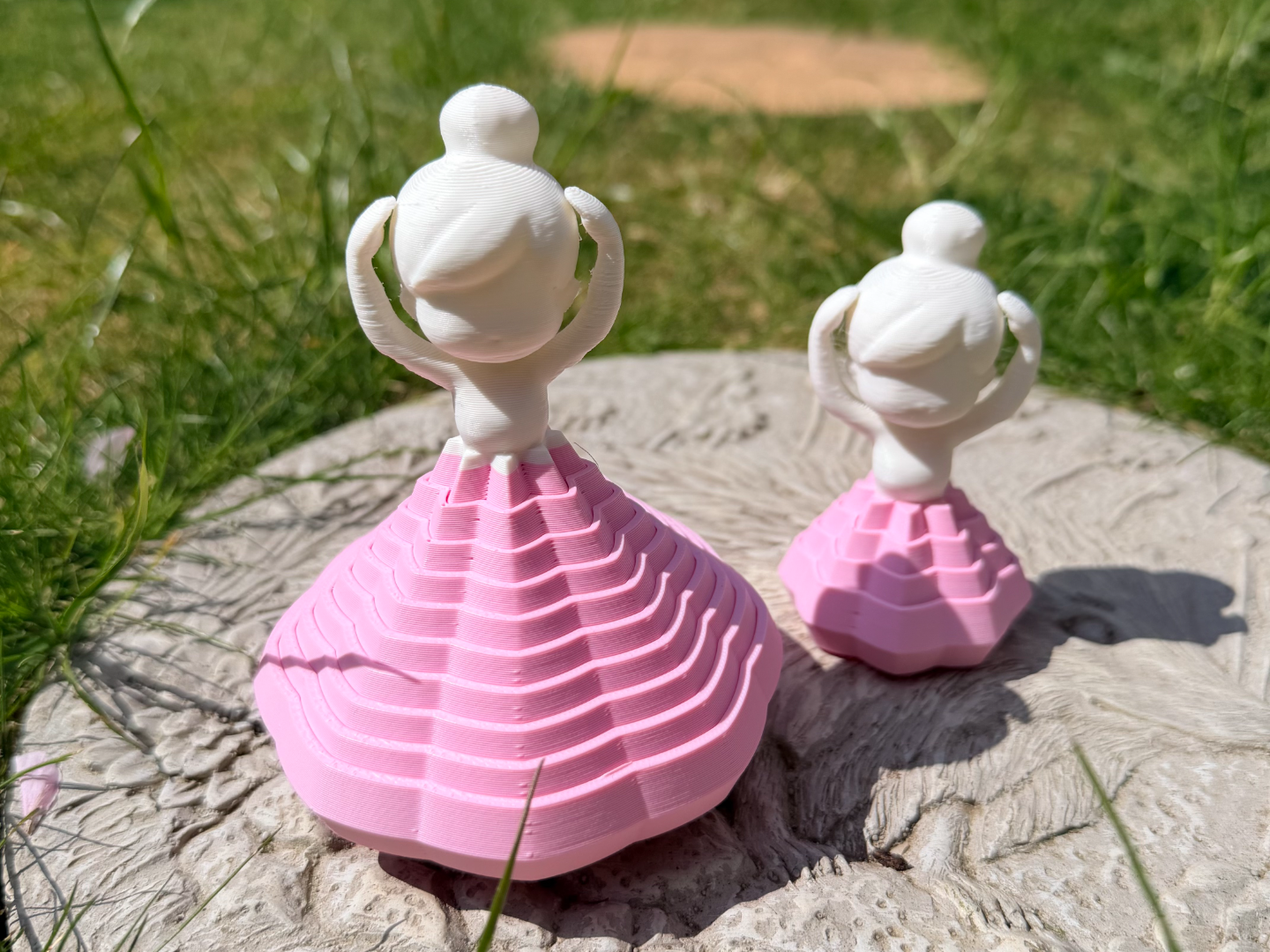 Miss Dahlia fidget 