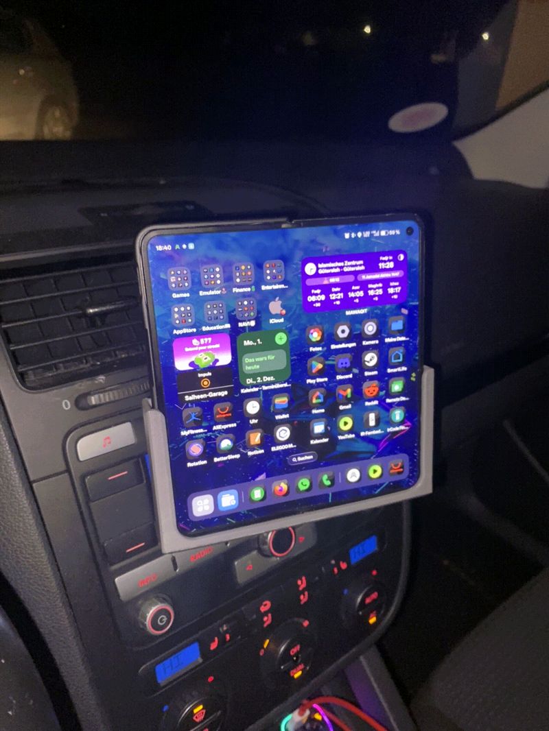 Foldable Phone Holder (One Plus Open and co)