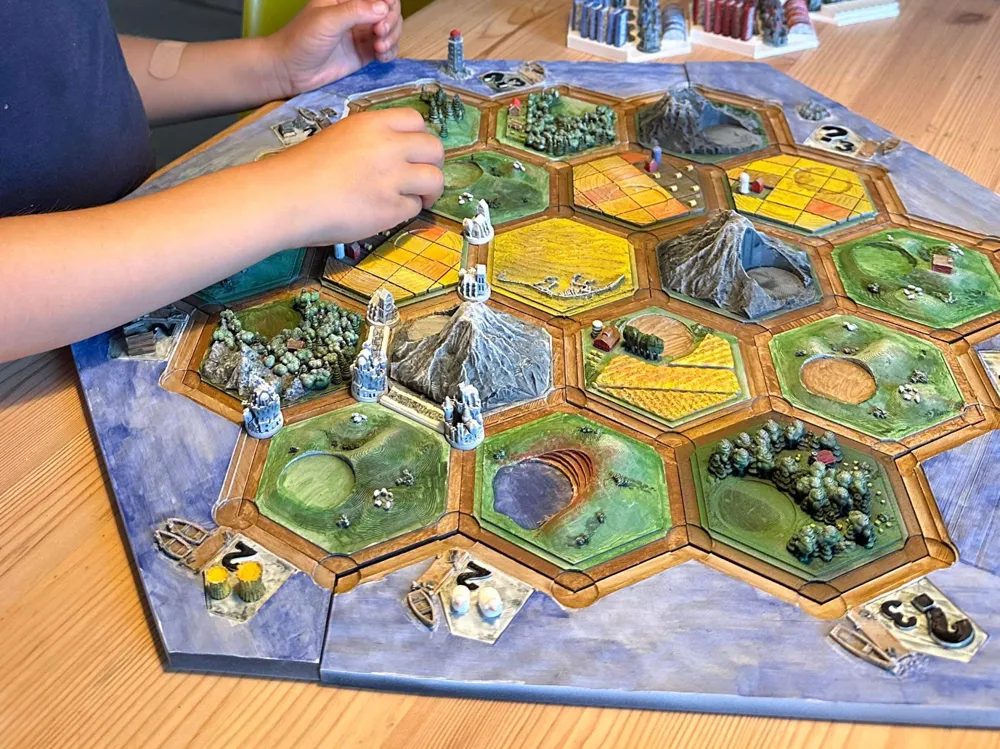 Catan puzzle border by Bokassa MakerWorld