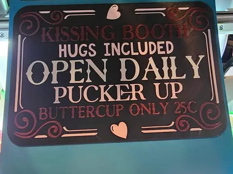 Kissing Booth