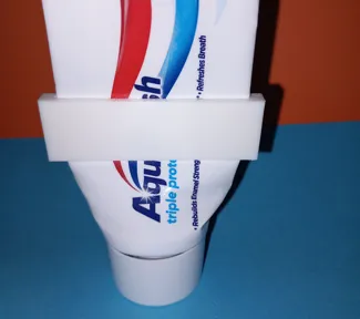 tooth paste squeezer