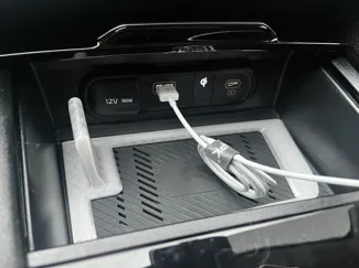 KIA Sportage NQ5 (2022 - ) Phone holder