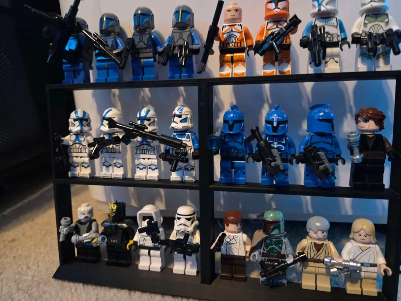 Brick Minifig / Minifigure Stand