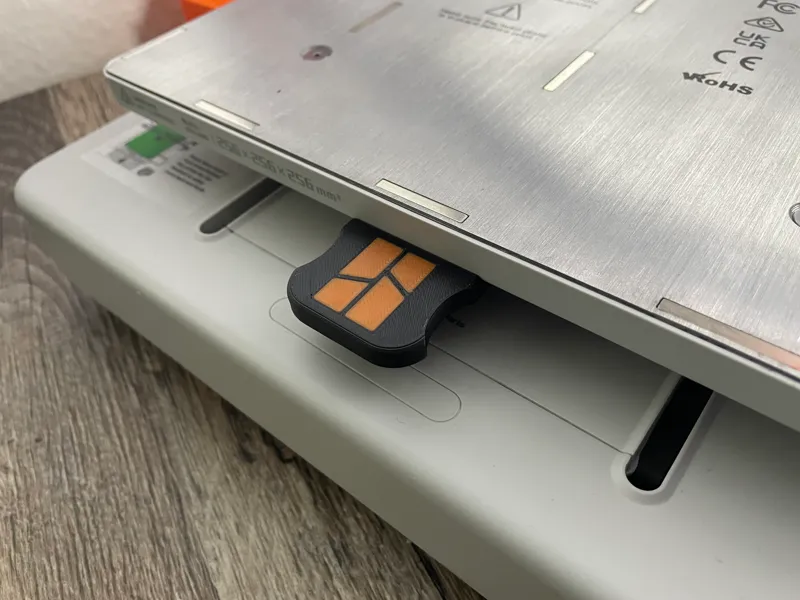 Bambu Lab A1 Heated Bed Grip, two-tone with indentations