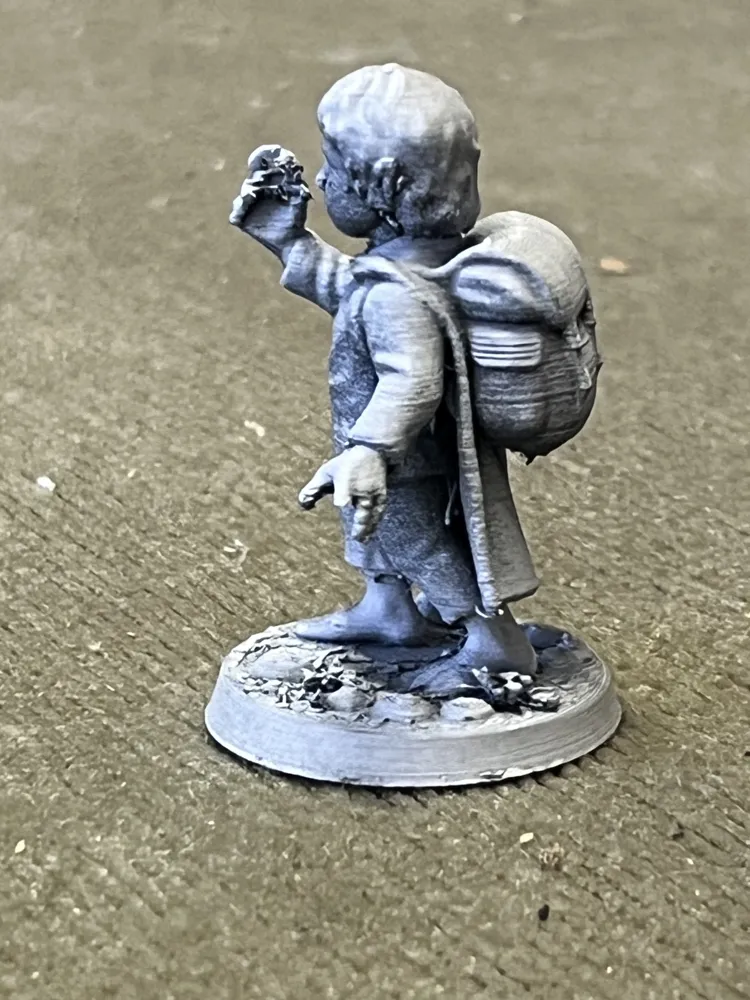 Frodo miniature figurine by lagalerylabMakerWorld: Download Free 3D Models