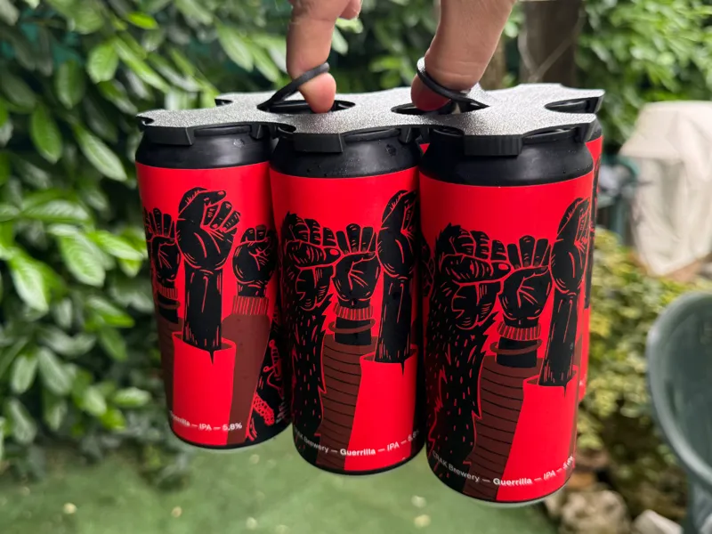 Sixpack Snug - The Handy Can Carrier