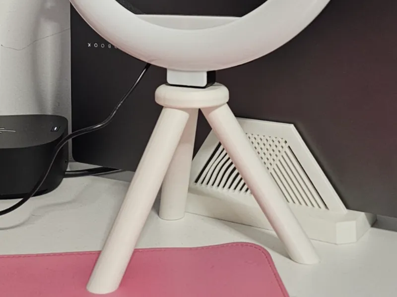 Ring Light Stand / Holder (~50g, 1-1.5h print)