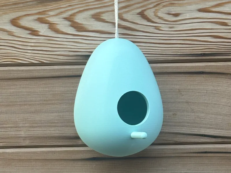 Egg-shaped Bird feeder