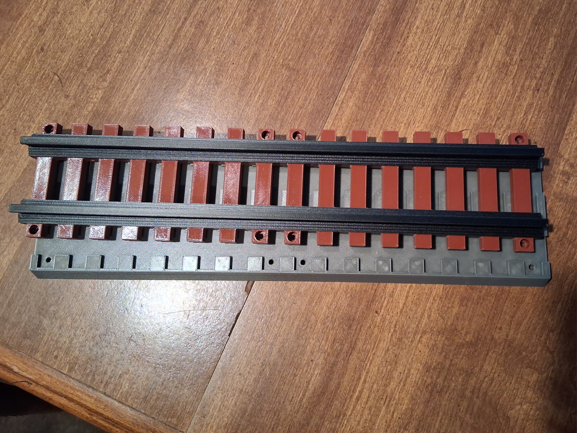 L-Gauge 37.5mm Outdoor Track System