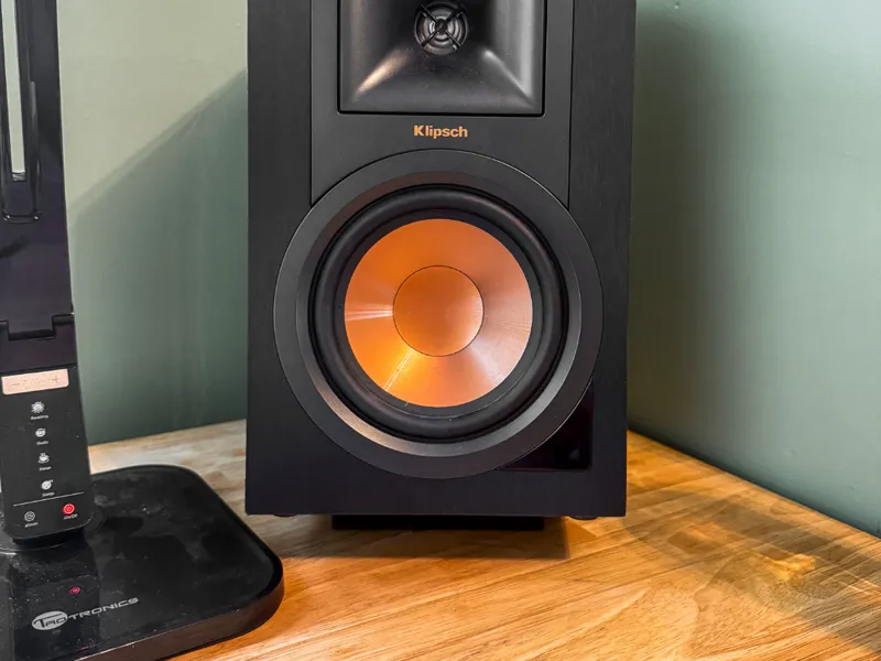 Klipsch R15 PM 8° Floating Speaker Stand