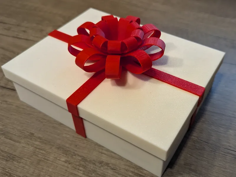 Breite Geschenk Box mit Schleife