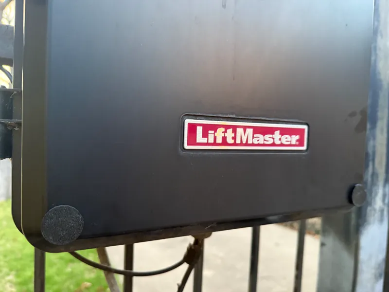 Liftmaster Case Plug