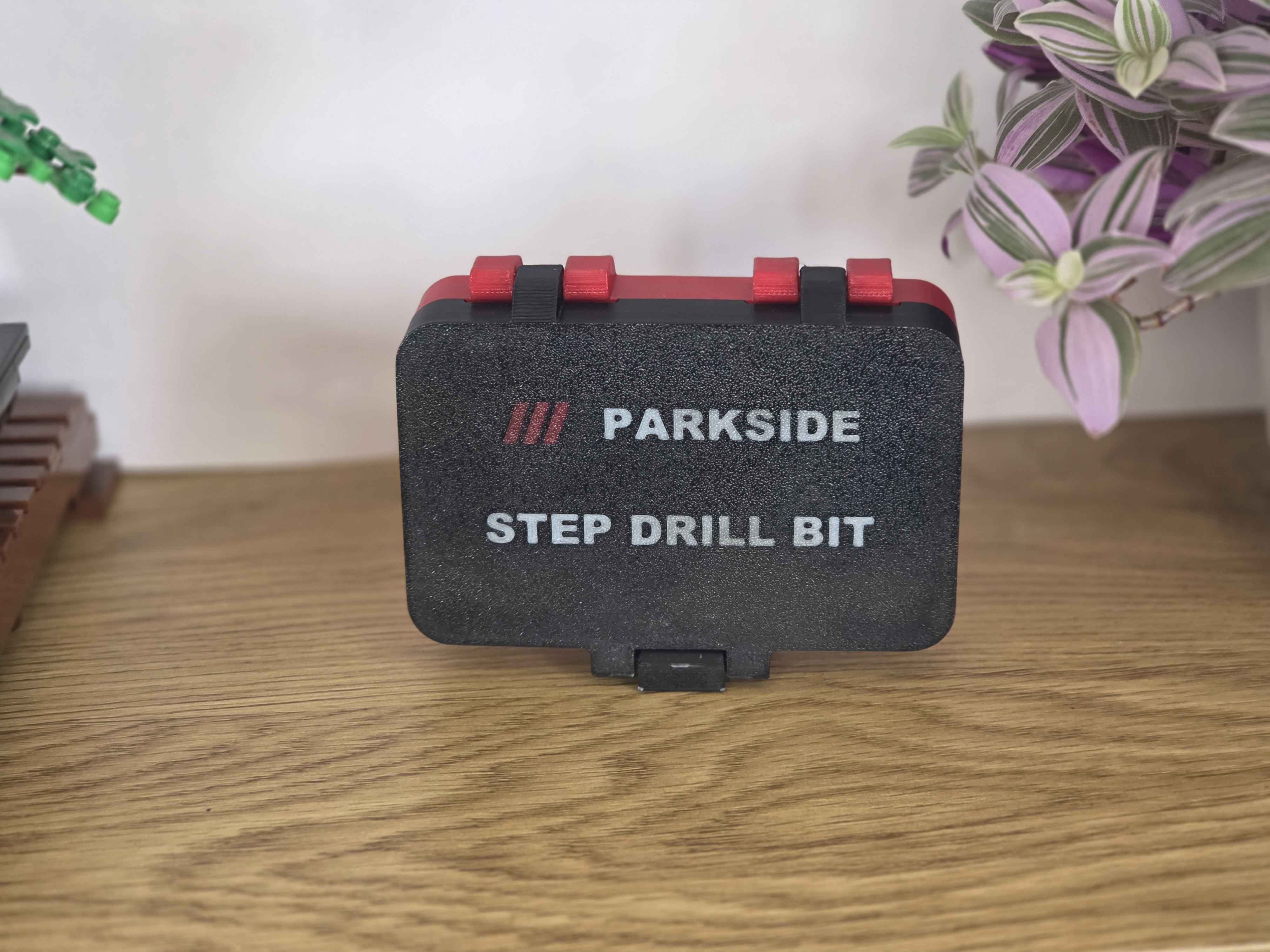 Miniatura 2 do modelo 3D Rugged Step Drill Bit Case 