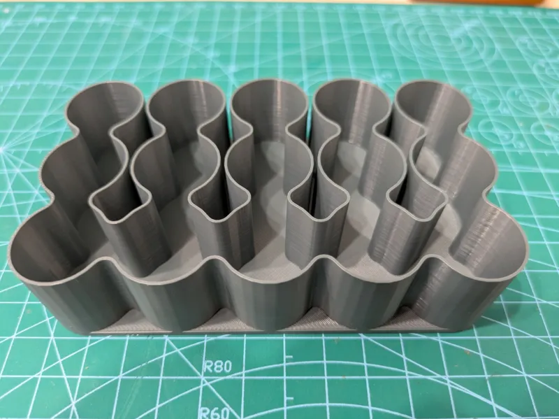 Vase mode 21700 battery cell holder