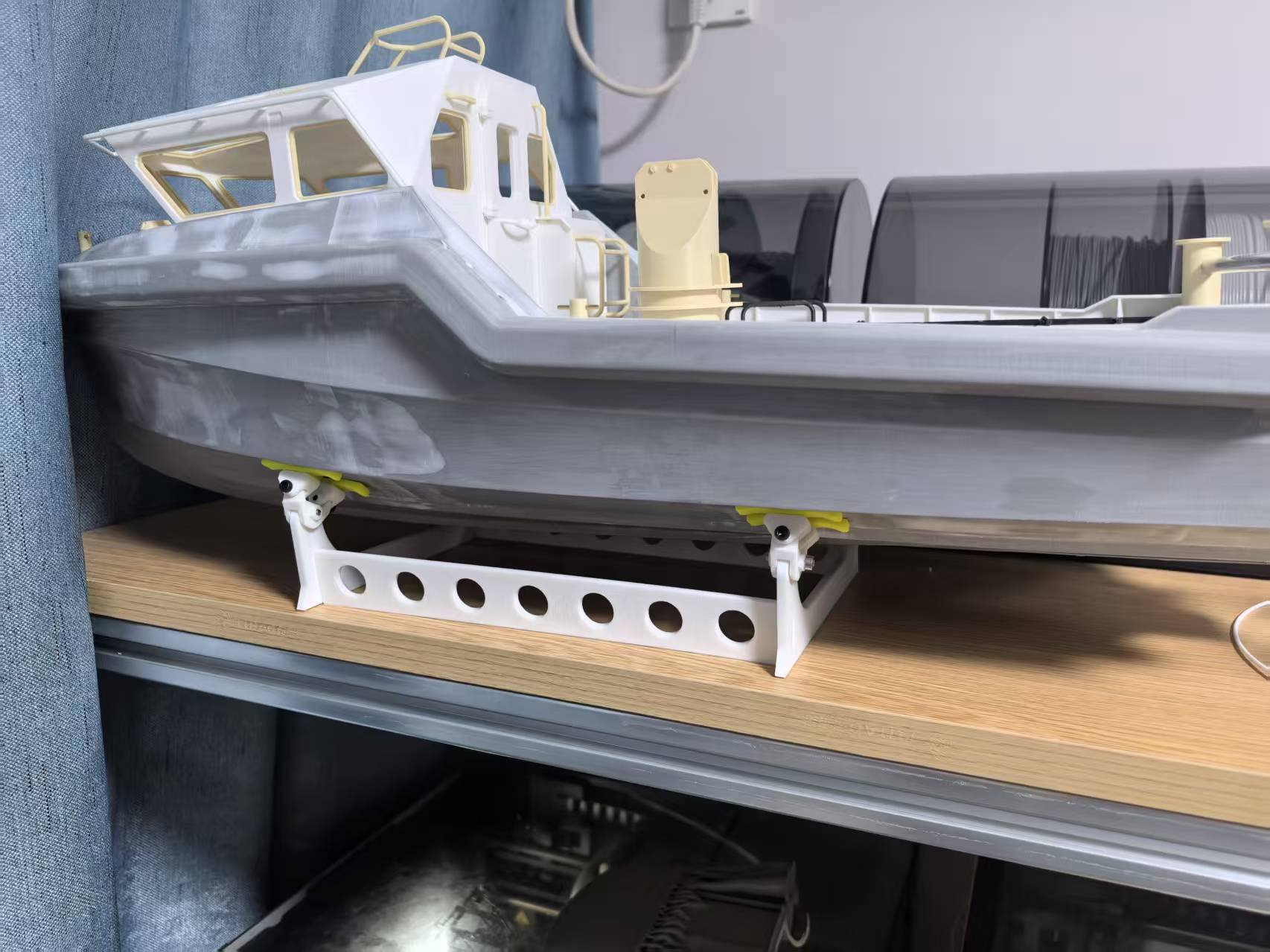 Miniatura 2 do modelo 3D 自动追踪曲面船模支架