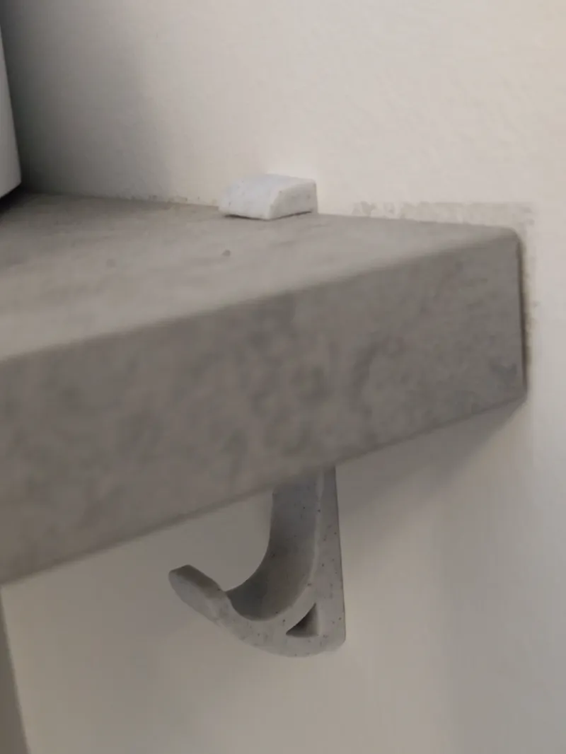 Hook for shelf 2mm and 1mm clearance
